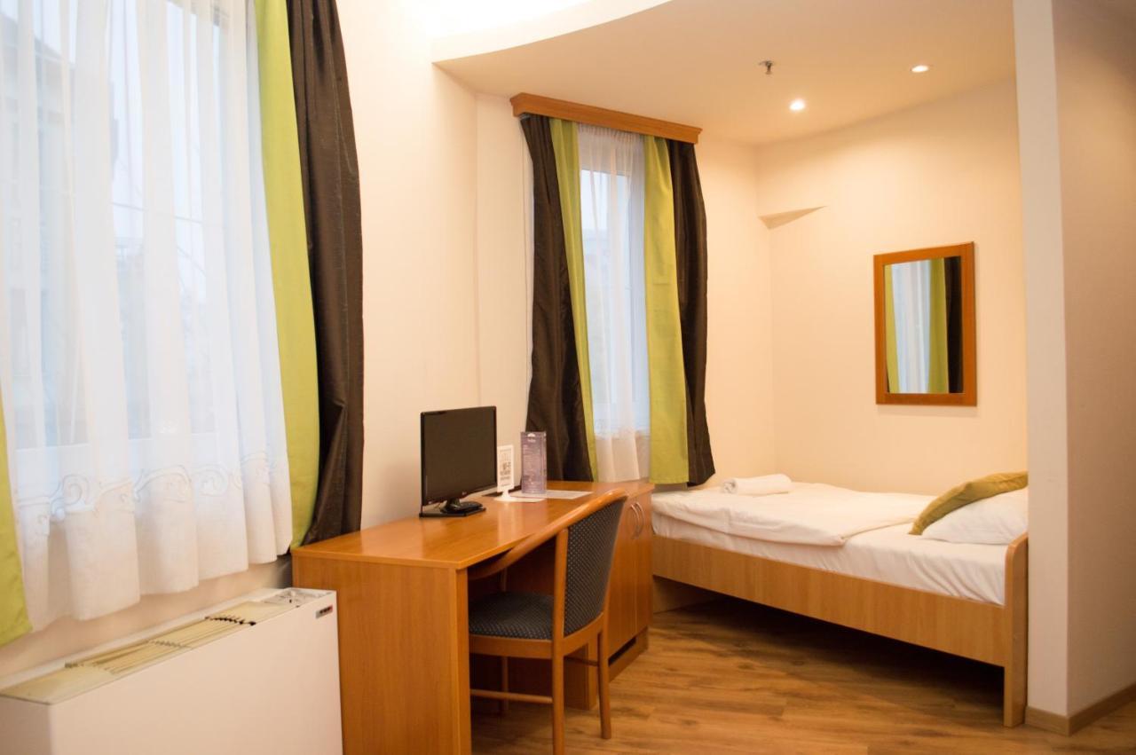 City Hotel Szeged Bagian luar foto